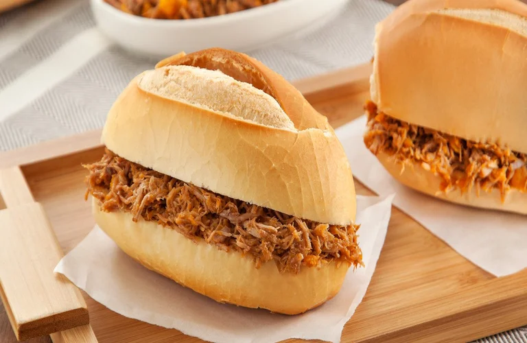 receita de pão com carne louca