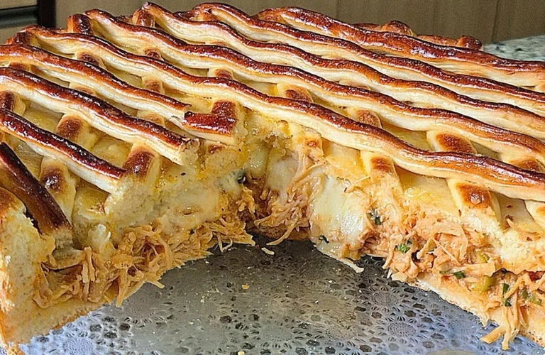 torta com massa fermentada com massa macia e muito saborosa que garante seu lanche da tarde ou jantar